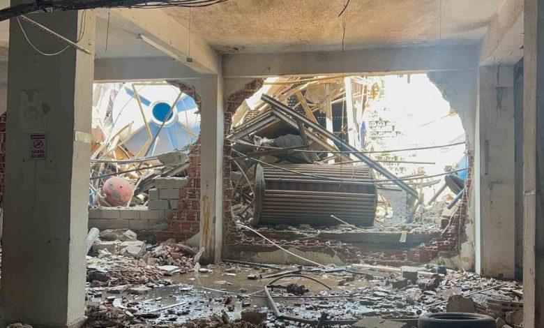 Güngören’de iş yerinin buhar kazanı patladı 1 gungorende is yerinin buhar kazani patladi dce6939dbf00 |