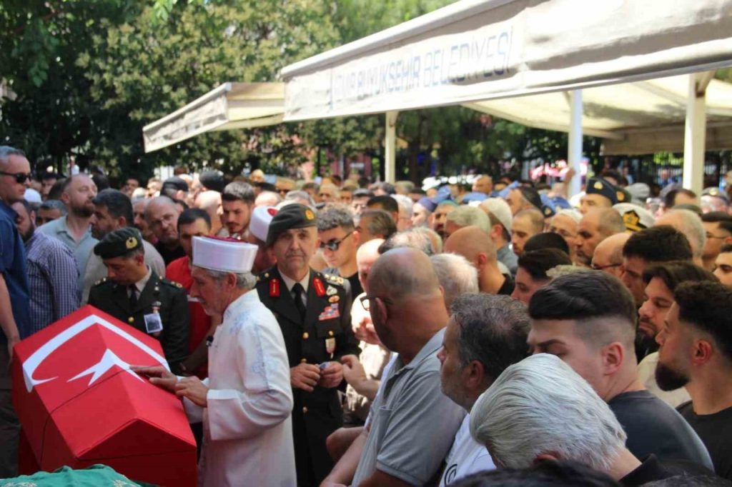 hayatini kaybeden astsubay izmirde son yolculuguna ugurlandi a4e61d8214d8 |