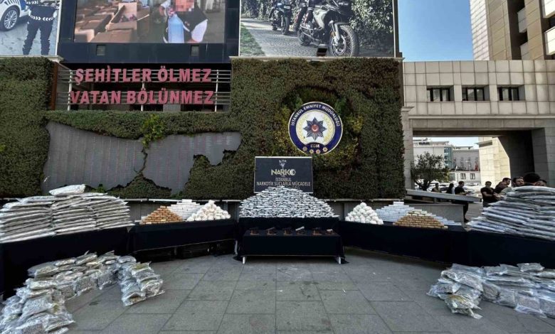 İstanbul merkezli 6 ilde Narkotik Operasyonu: 548 kilogram uyuşturucu madde ele geçirildi 1 istanbul merkezli 6 ilde narkotik operasyonu 548 kilogram uyusturucu madde ele gecirildi bb361828f632 |