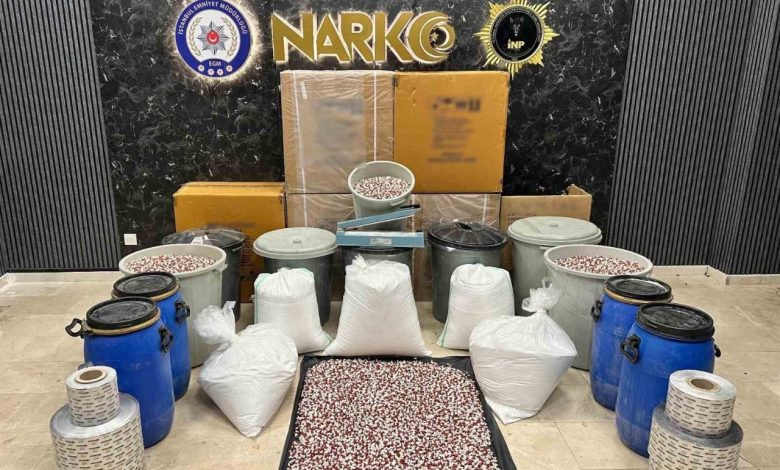 istanbulda 25 milyondan fazla sentetik ecza hap ele gecirildi 5a4df0f81a49 |