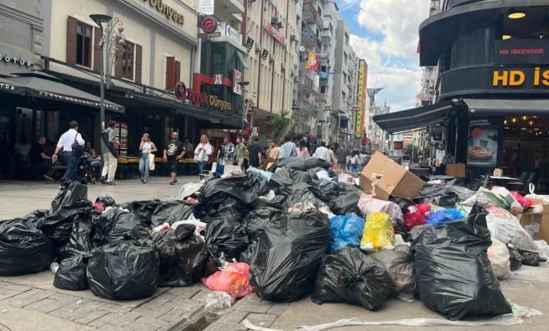 izmir buyuksehir belediyesindeki grev nedeniyle copler sokaklara tasti a2a95122a90e |