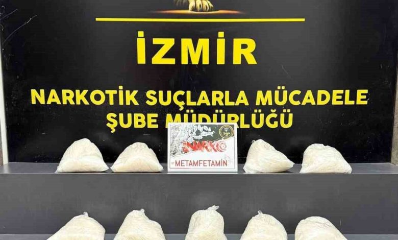 İzmir’de 10 kilo metamfetamin ele geçirildi 1 izmirde 10 kilo metamfetamin ele gecirildi 154c1dd28d73 |