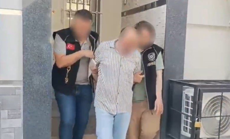 İzmir’de 146 aranan şahıs, şafak operasyonuyla yakalandı 1 izmirde 146 aranan sahis safak operasyonuyla yakalandi b1a912e58f75 |