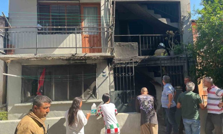 izmirde 4 katli binanin zemin katinda yangin cikti 3bd60101b02b |