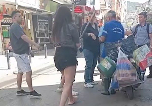 izmirde belediye iscisine saldiran 2 genc kiz tutuklandi 501a0f51285d |