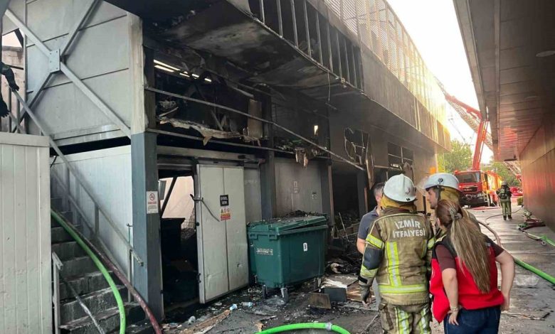 izmirde insaat deposundaki yangin kontrol altina alindi 5d9e20032aab |