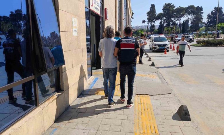 izmirde teror propagandacilarina operasyon 5 gozalti e8bbd5c0ba07 |