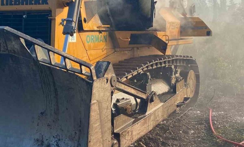 İzmir’de yangına müdahale eden dozer yandı 1 izmirde yangina mudahale eden dozer yandi 89a89b033a97 |