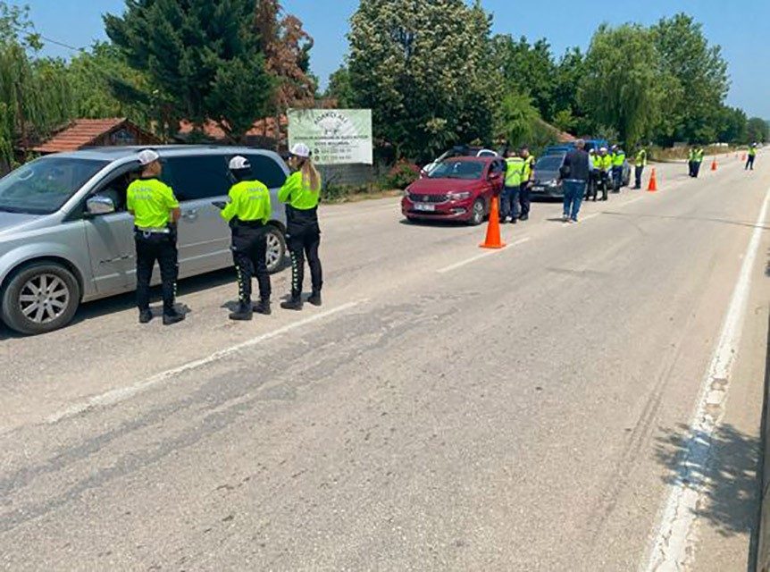 jandarma ve polisten ortak uygulama f960afee2b75 |