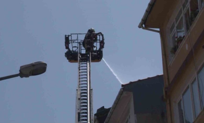 Kadıköy’de ustanın açık unuttuğu tüp, çatıda yangın çıkardı 1 kadikoyde ustanin acik unuttugu tup catida yangin cikardi 6457850fa326 |