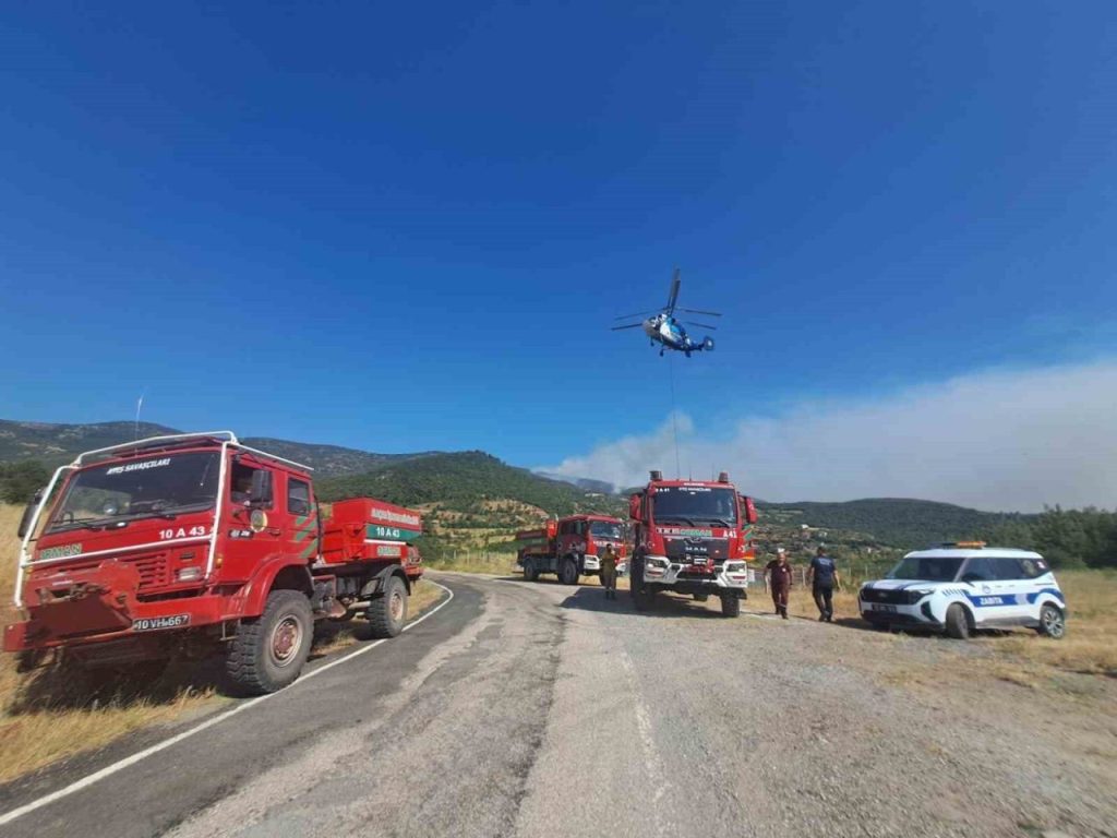 kepsuttaki 2 ayri orman yangininda sogutma calismalari suruyor 5 kisi gozaltinda 5926a392a85a |