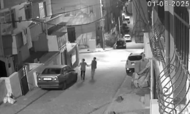 Küçükçekmece’de balkona torpil attılar: O anlar kamerada 1 kucukcekmecede balkona torpil attilar o anlar kamerada f04b7b4056c4 |