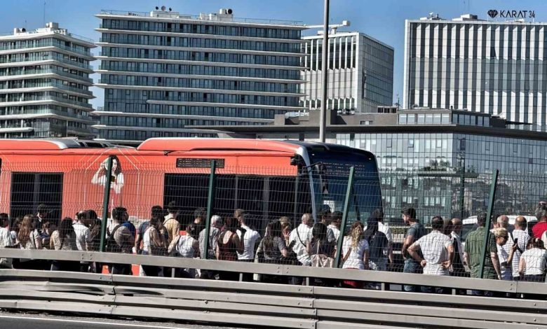 kucukcekmecede metrobuste yangin panigi fbf2762cc720 |