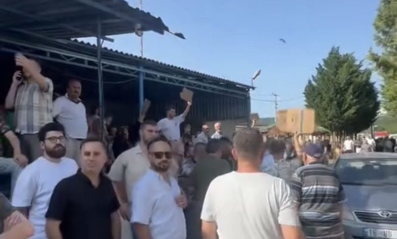 kurban bayraminda ciftlikte kartonlu hissedar arayisi ba06012acb14 |