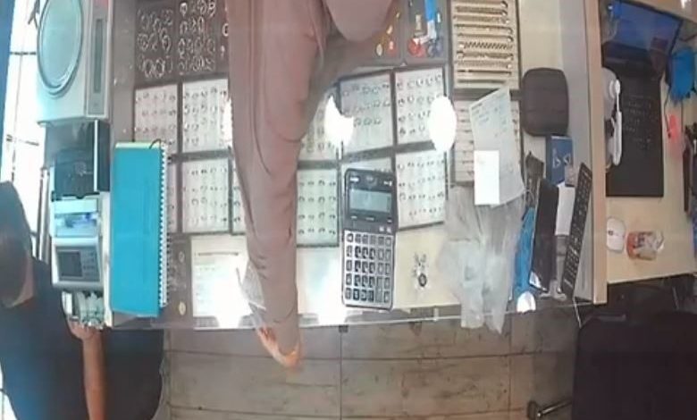 kuyumculara dadanan suc makinesi biri cocuk 2 kisi yakalandi e52f99b0871d |