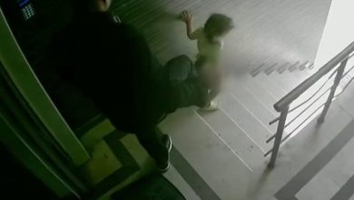 merdivenden 3 yasindaki kizini tekmeleyip dusuren baba tutuklandi 9f03c27c0982 |