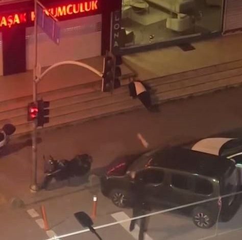 merdivenlerde uyuya kalan adami dubayla uyandirmaya calisti fa7dc6a423a7 |