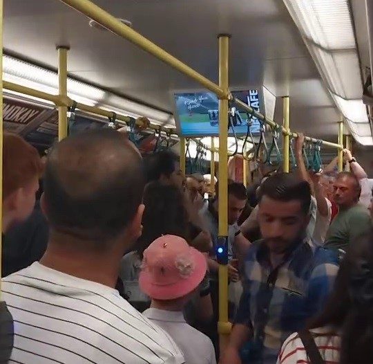 metroda yer verme tartismasi cikti ortalik karisti 41c4313f97bb |