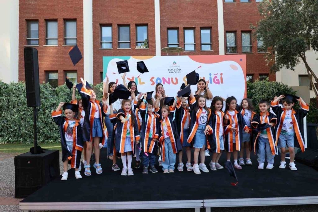 minik ekonomililerin mezuniyet heyecani 912ef0c5db2d |