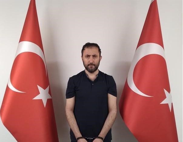 MİT’ten yurt dışında nokta DEAŞ operasyonu: Turuncu kategoride aranan terörist Abu Yasir Al Turki yakalandı 1 mitten yurt disinda nokta deas operasyonu turuncu kategoride aranan terorist abu yasir al turki yakalandi 854ab4aa748e |