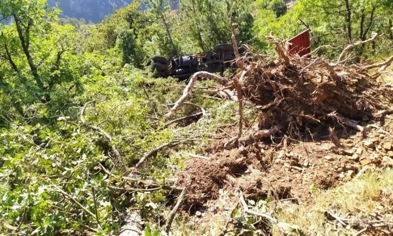 Nallıhan’da freni boşalan itfaiye aracı uçuruma yuvarlandı 1 nallihanda freni bosalan itfaiye araci ucuruma yuvarlandi 301ff5b8cf29 |