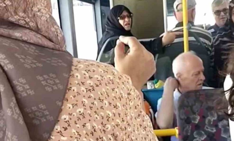 Otobüs şoföründen engelli vatandaşa tepki çeken davranış: "Babanın malı mı geri zekâlı?" 1 otobus soforunden engelli vatandasa tepki ceken davranis babanin mali mi geri zekli 6b012a3ce7f8 |