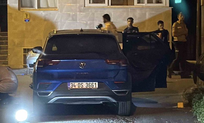 otomobil surucusu yaninda oturan sahis tarafindan silahla olduruldu 23dae736d6b8 |