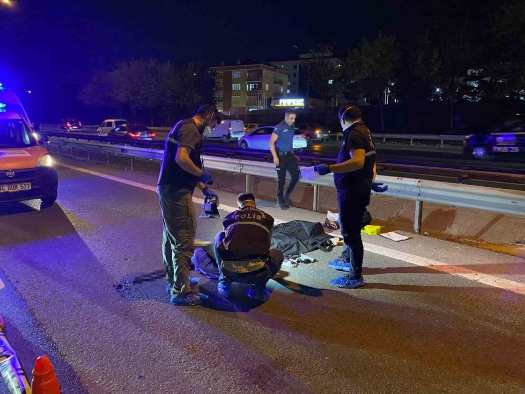 otoyoldan karsiya gecerken otomobilin carptigi bir kisi hayatini kaybetti cdd799717bb1 |