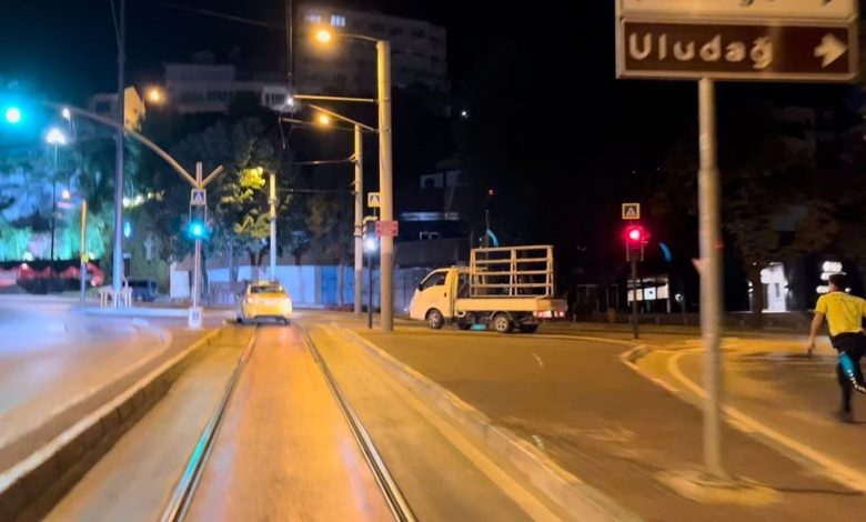 (Özel) Bu sefer alkollü değil, aranan şahıs kaçmaya çalıştı.. 1 ozel bu sefer alkollu degil aranan sahis kacmaya calisti b5f8246a43e3 |