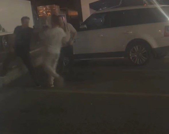 Pendik’te dinlenme tesisinde kavga: Darp edilen yolcu otobüsten atıldı 1 pendikte dinlenme tesisinde kavga darp edilen yolcu otobusten atildi ab60175dfcf7 |