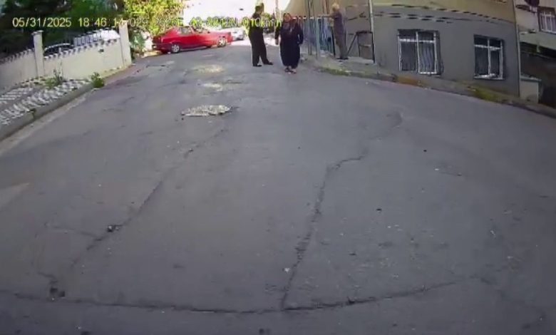 pendikte trafikte dehset tartistigi surucuyu bicakla tehdit etti 0adf8f049109 |