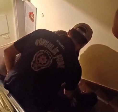 peygamber efendimizin karikaturunu cizen sahis gozaltina alindi 587ff301104d |