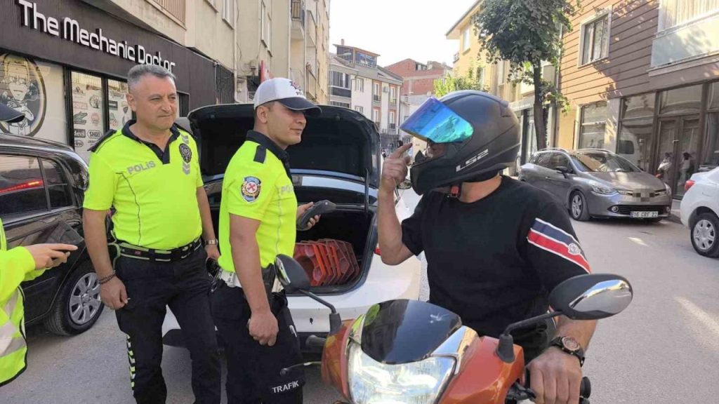 polisten 10 kez kask cezasi yedi b3f31e585b8d |