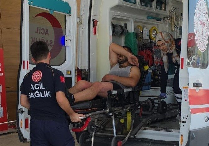 Radyatörden fışkıran kaynar su oto tamircisini yaraladı 1 radyatorden fiskiran kaynar su oto tamircisini yaraladi b9fc9cf5e08a |
