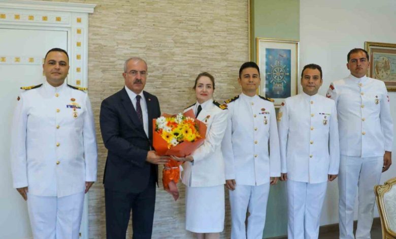 sahil guvenlik komutanligindan vali toramana ziyaret 75aa82a1a2d8 |