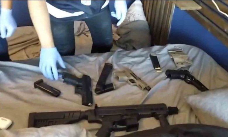 Sosyal medya üzerinden borsa vurgununa polis baskını 1 sosyal medya uzerinden borsa vurgununa polis baskini 527692390a6e |