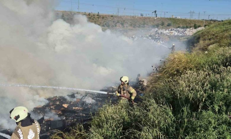 sultangazide kati atik toplama alaninda yangin cikti a47ec1e88e5b |