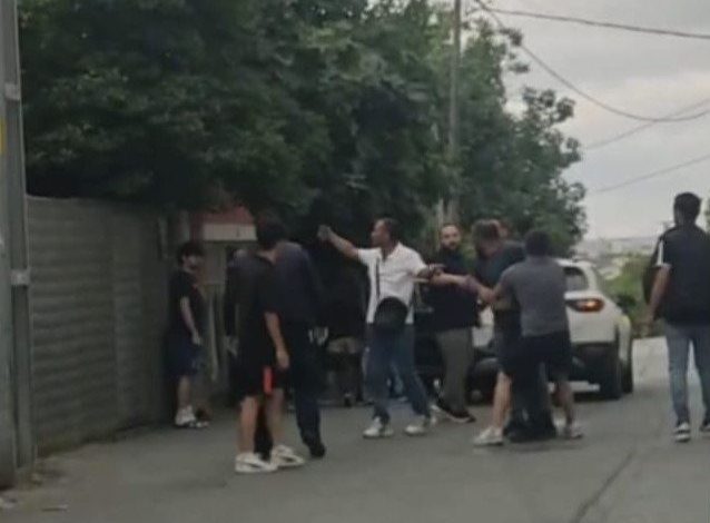 Sultangazi’de kimlik kontrolüne direnen alkollü şüpheli kadın polise saldırdı 1 sultangazide kimlik kontrolune direnen alkollu supheli kadin polise saldirdi be8d2b198e44 |