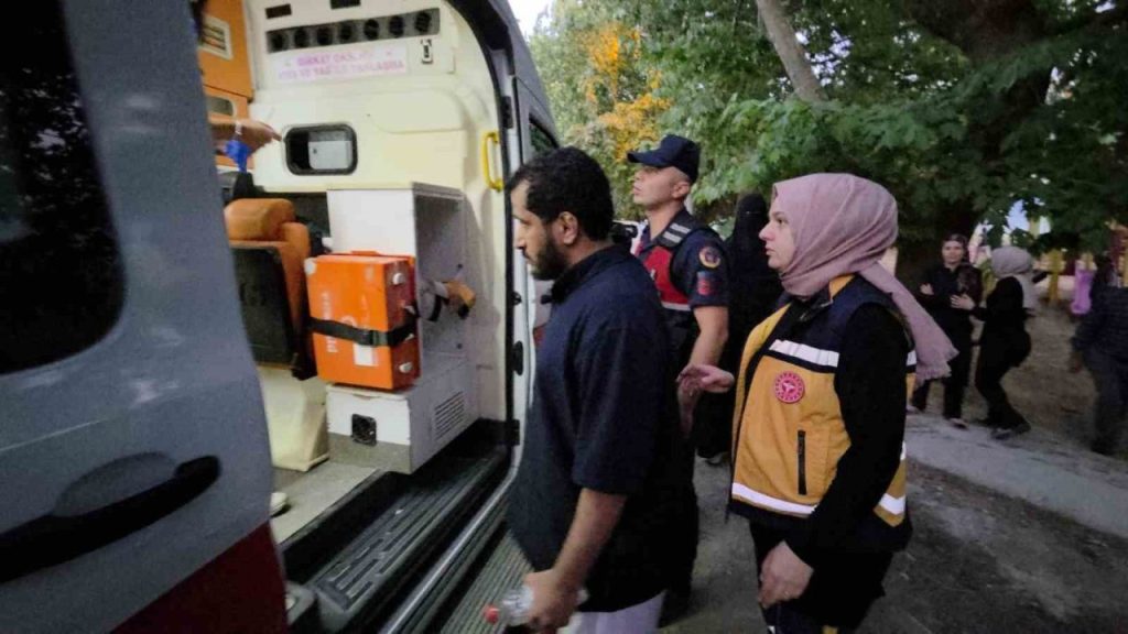 suudi arabistanli turist botla acildigi iznik golunde mahsur kaldi d26b379b9ad1 |