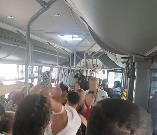 Taciz iddiası otobüsü karıştırdı, tekme tokat kavga ettiler 1 taciz iddiasi otobusu karistirdi tekme tokat kavga ettiler e10e33c69c3b |