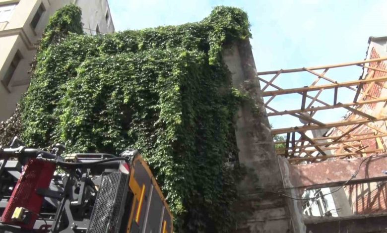 Taksim’de metruk binada yangın 1 taksimde metruk binada yangin c3fb59eba4fa |
