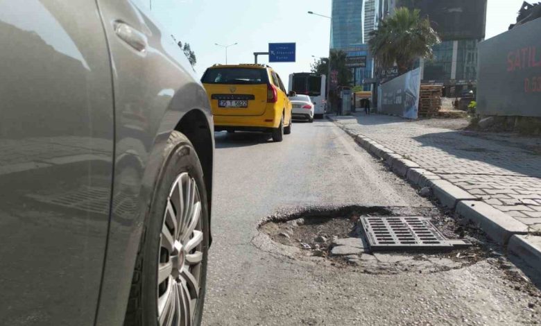 trafik yogunlugu ve cukurlar izmir ulasiminda suruculeri bezdiriyor d2539200f809 |