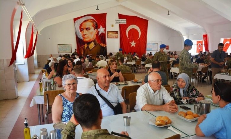 turk kara kuvvetlerinin 2234uncu kurulus yil donumunde sehit aileleri ve gaziler onuruna yemek duzenlendi 42c97e50f772 |