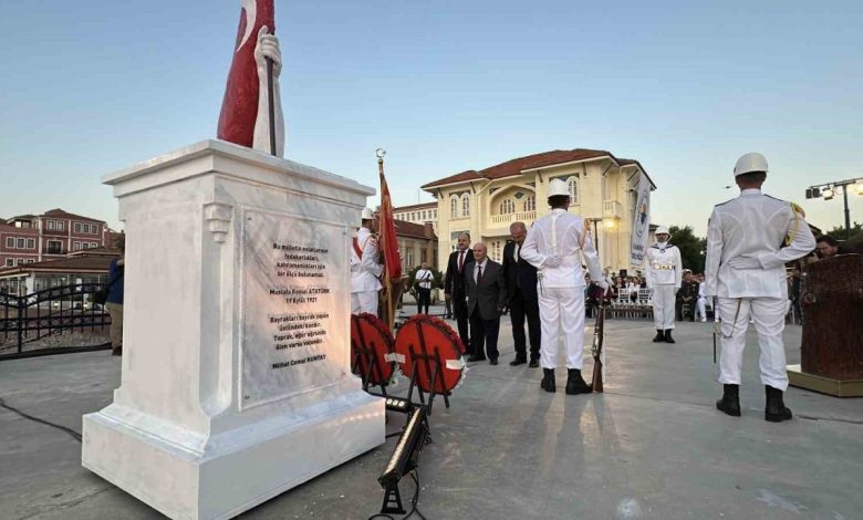 ‘Türkiye Şehitlerini Anıyor’ programı Çanakkale Deniz Müzesi’nde gerçekleştirildi 1 turkiye sehitlerini aniyor programi canakkale deniz muzesinde gerceklestirildi deef556d9633 |
