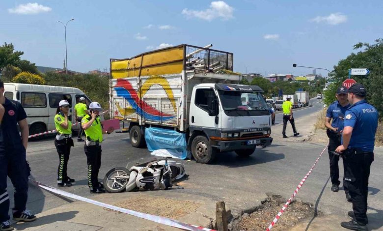 Ümraniye’de kamyonete çarpan motosikletli hayatını kaybetti 1 umraniyede kamyonete carpan motosikletli hayatini kaybetti 4af886a7e34b |