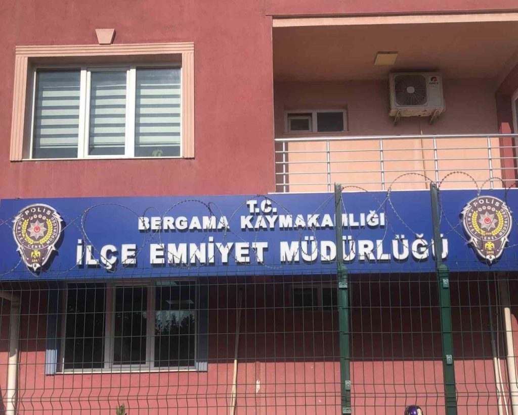 uyusturucu ticareti yapan 2 kadin tutuklandi 2cd6a1928674 |