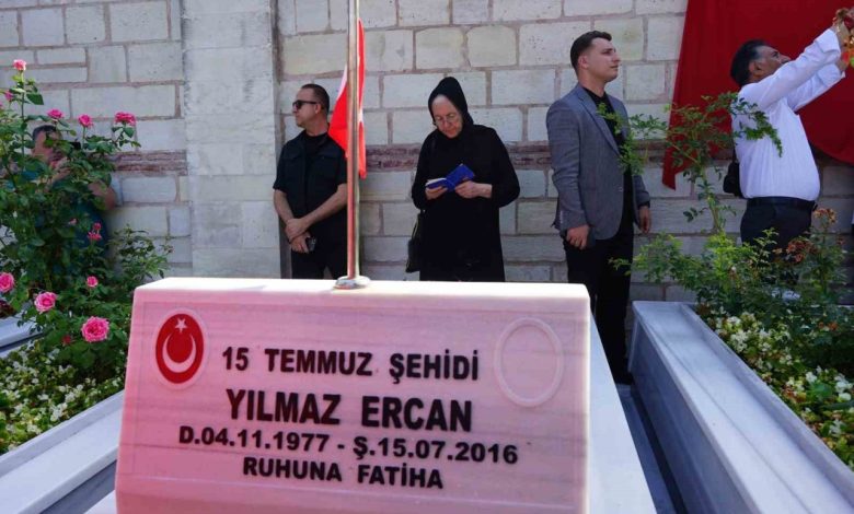 15 temmuz sehitleri edirnekapi sehitliginde dualarla anildi 32775561b25b |