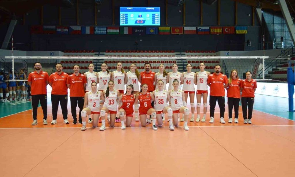 16 yas alti milli voleybol kiz takimi finalde b82969ff4b95 |