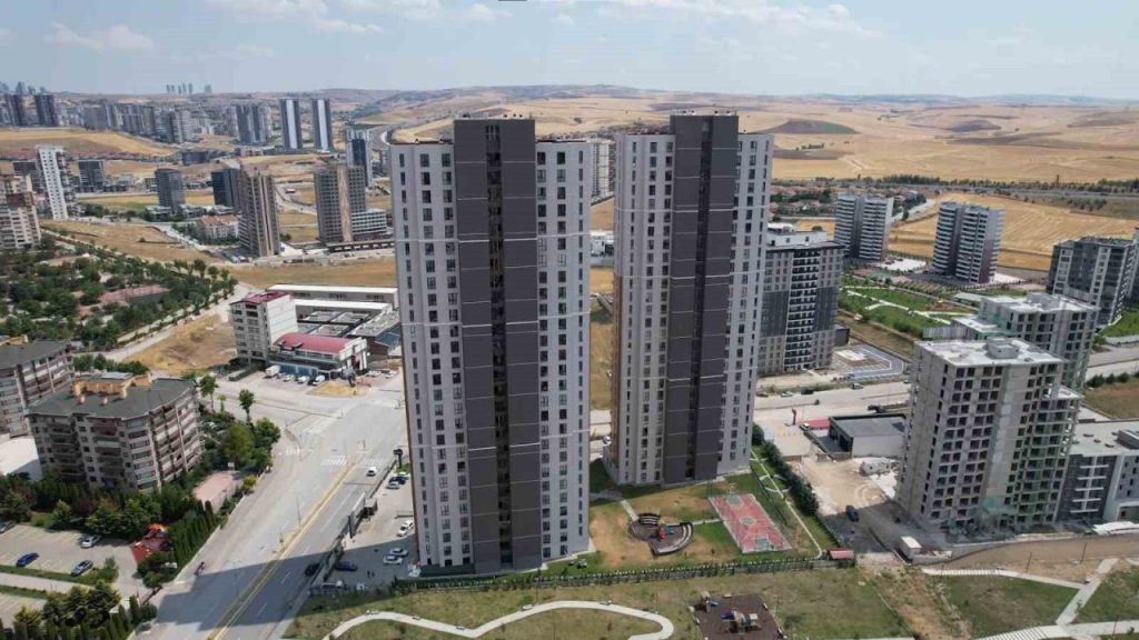 3 kisiye mezar olan bina hayata deger sloganiyla tanitildi 3855a77c5d4e |