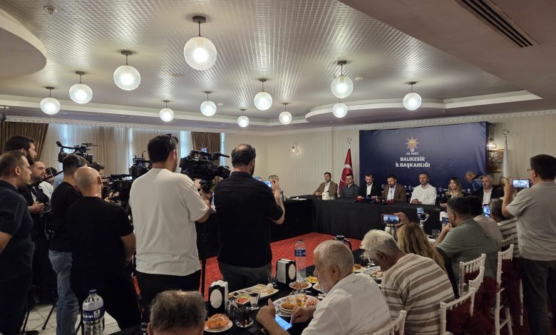 AK Parti Balıkesir İl Başkanı Mehmet Aydemir'den "Terörsüz Türkiye Projesi" Basın Açıklaması 1 WhatsApp Gorsel 2025 07 16 saat 11.26.12 6484f1be |